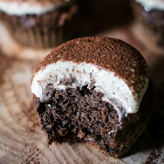 http://www.useyournoodles.eu/beet-chocolate-cupcakes-honey-cream-cheese-frosting/