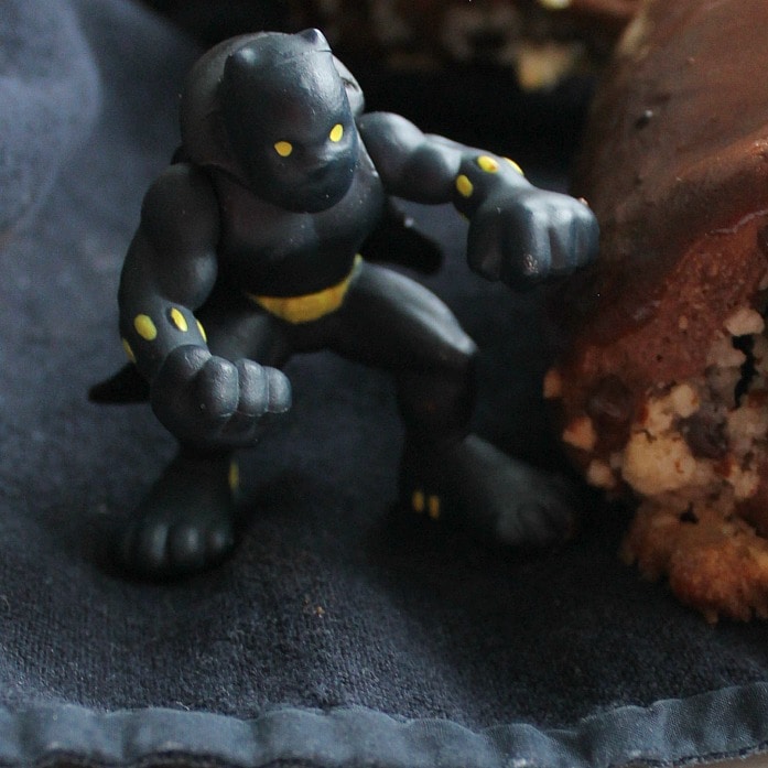 Assemble the treats! Sweet desserts inspired by characters from the Avengers movies!