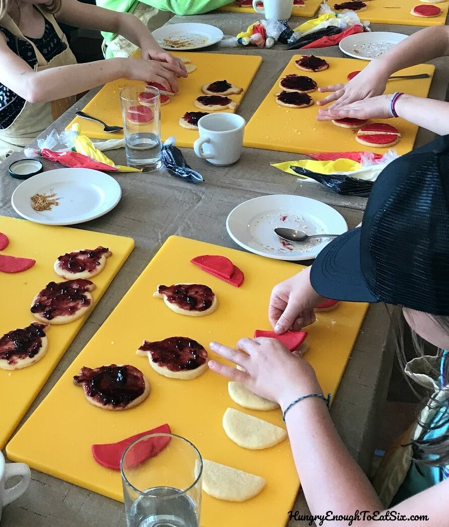 Image of kids cookie class at Richmond Community Kitchen