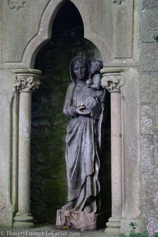 Image of Virgin Mary & baby Jesus statue, Bunratty Castle