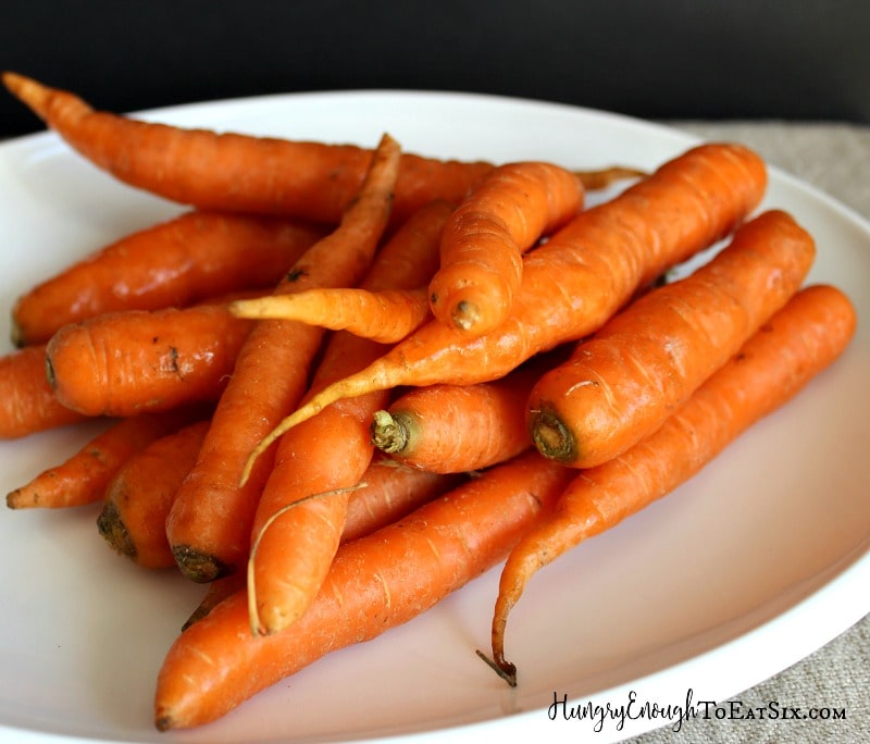 Pile of orange carrots
