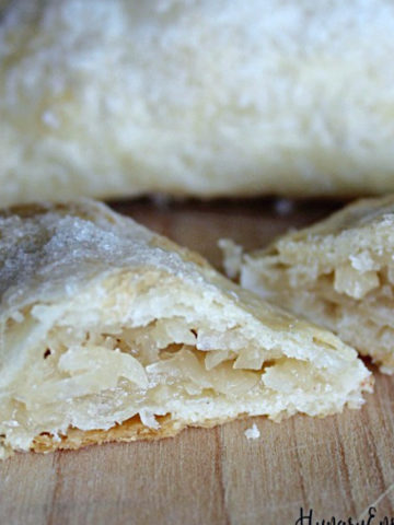 Hand pie with coconut