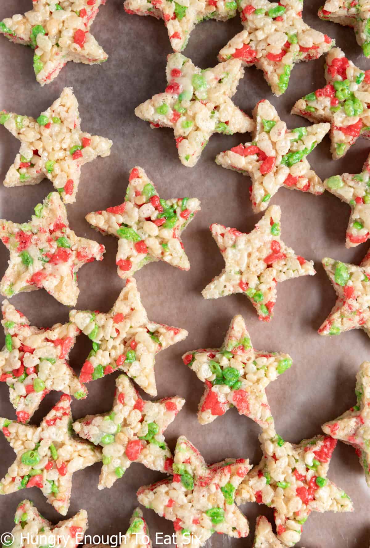 Red and green rice kripie treats shaped like stars.