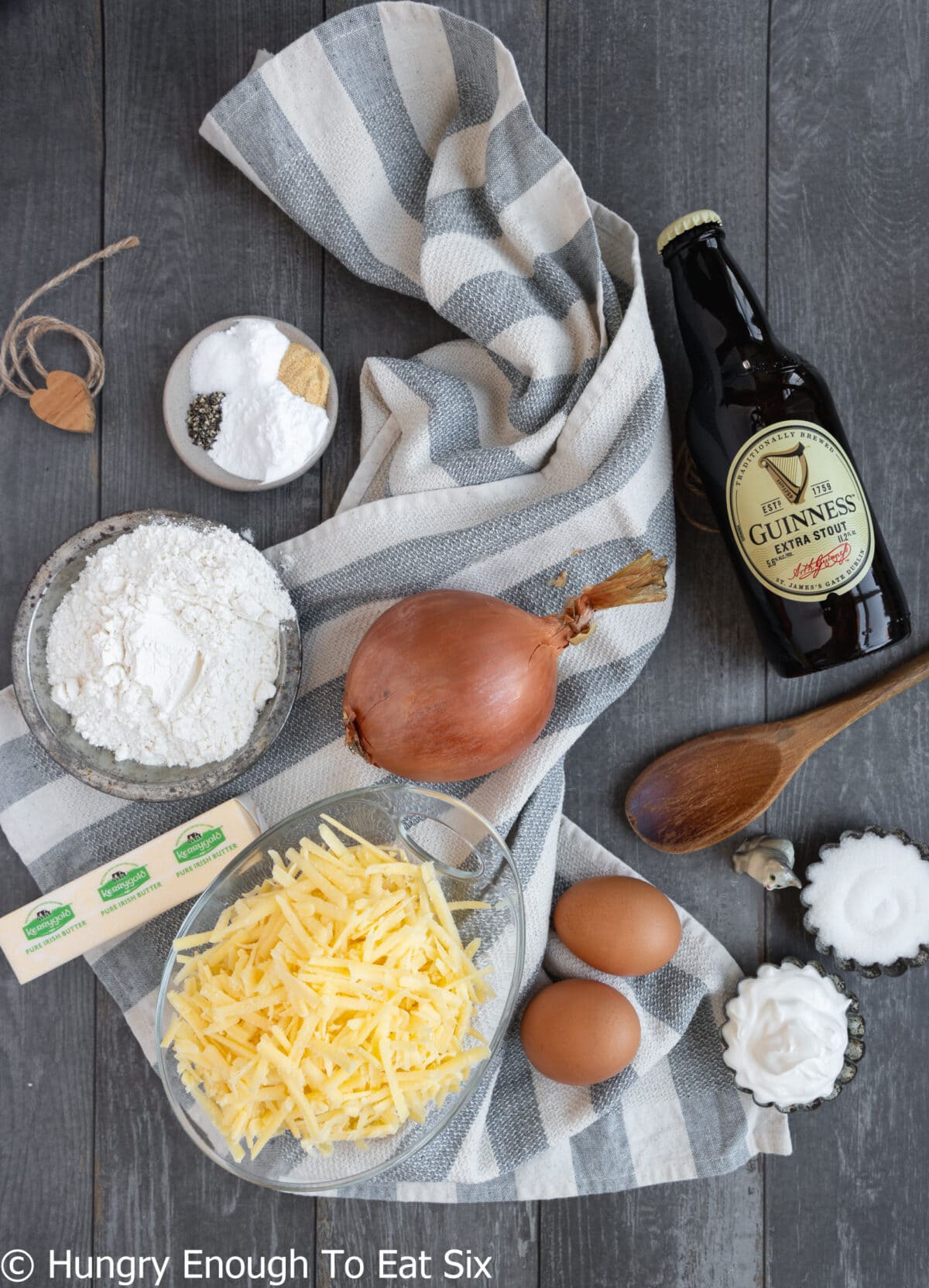 Beer, cheese, flour, sugar, eggs, onion, spices and butter.